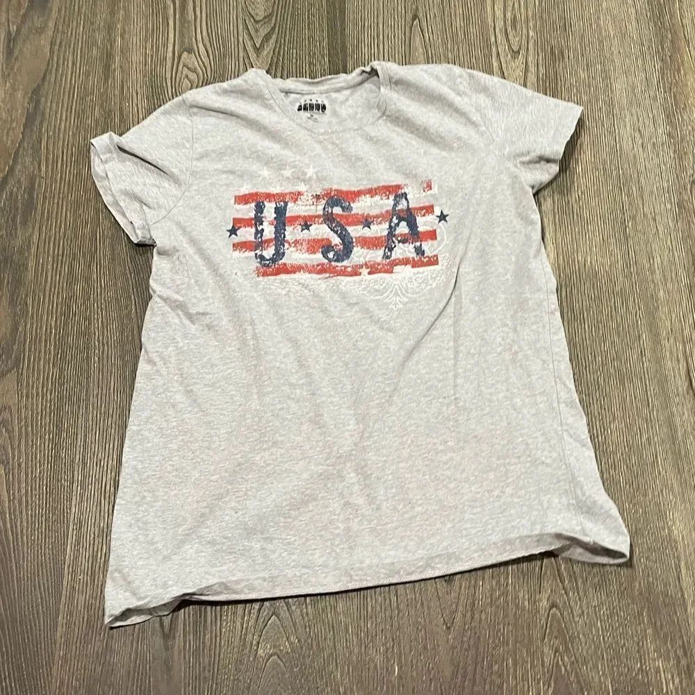 Womens Crewneck T-Shirt USA Flag Graphic Pullover Short Sleeve Gray Size Medium